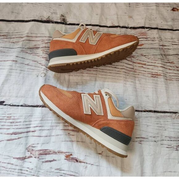 New Balance 574V2 Size 6 NWOB - Picture 3 of 8